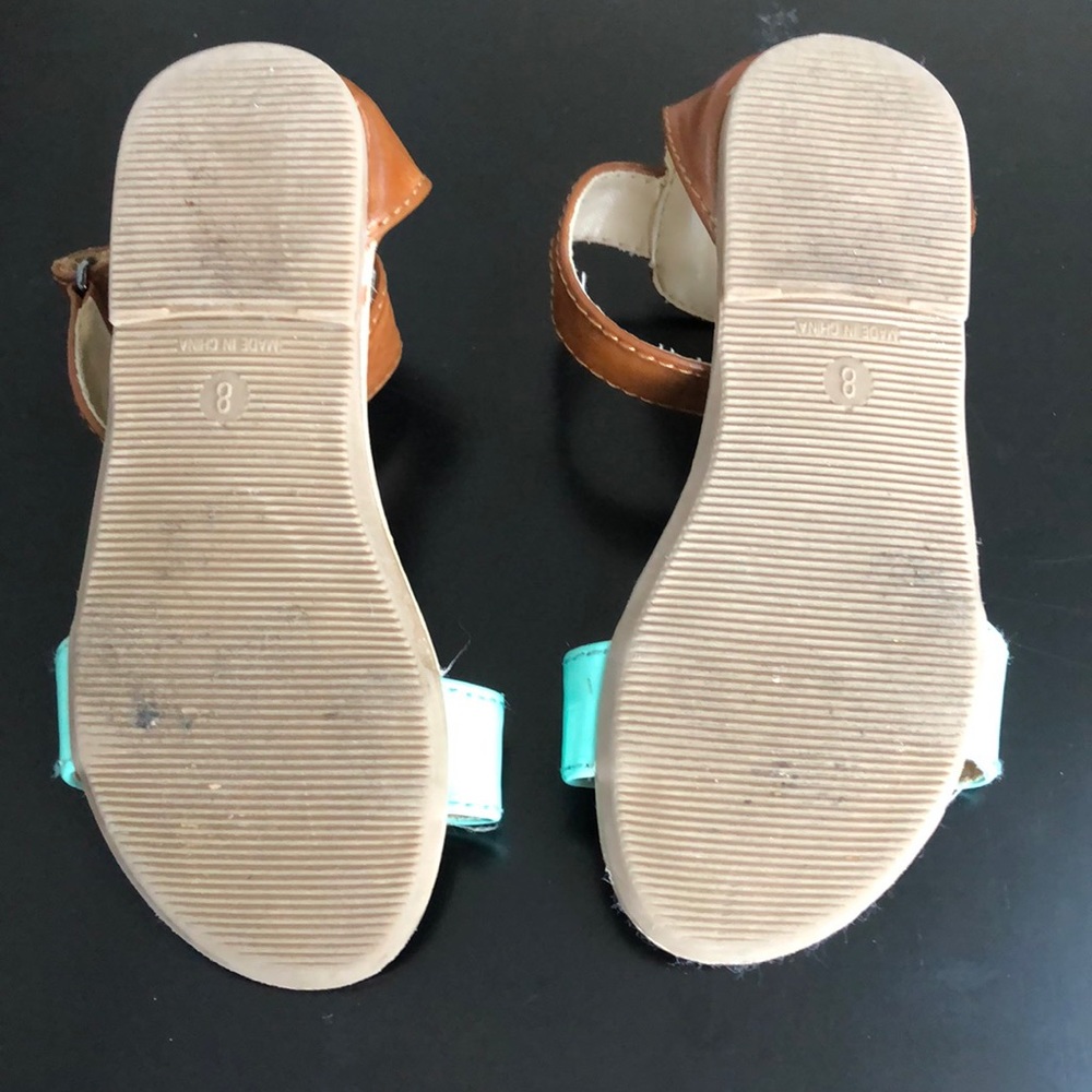 Size 8 Old Navy Sandal - Picture 6 of 6